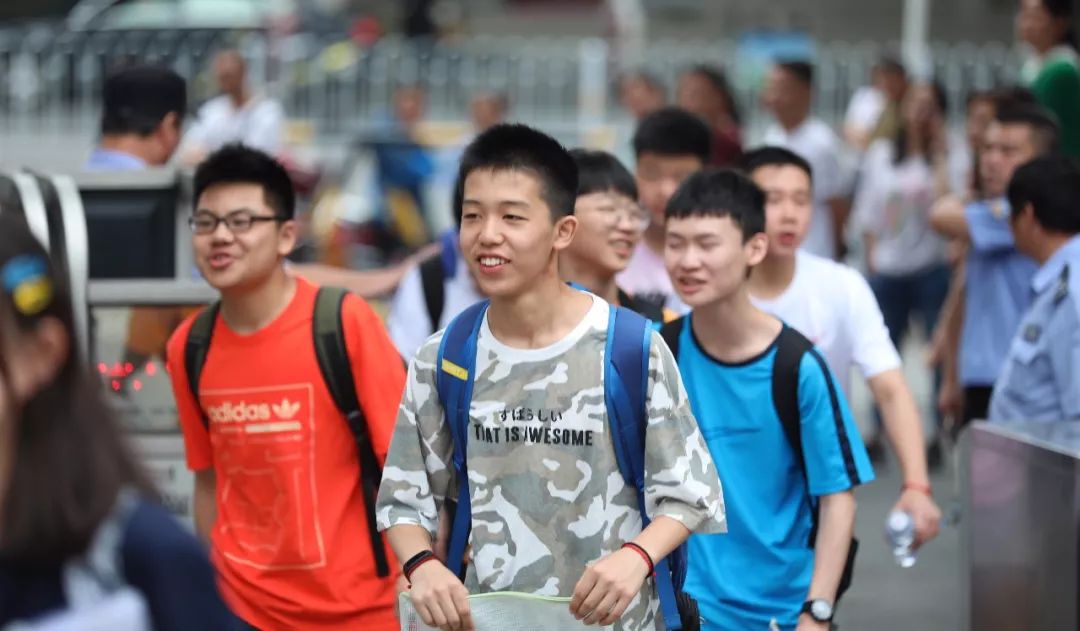 关于福建男篮自信满满信心十足追赶上半场领先的信息