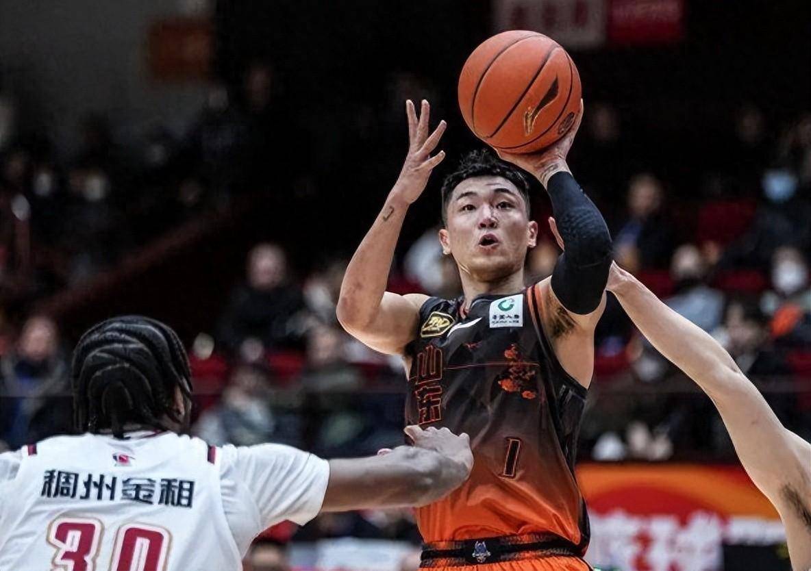 辽宁男篮大胜山东男篮，实现全面反扑
