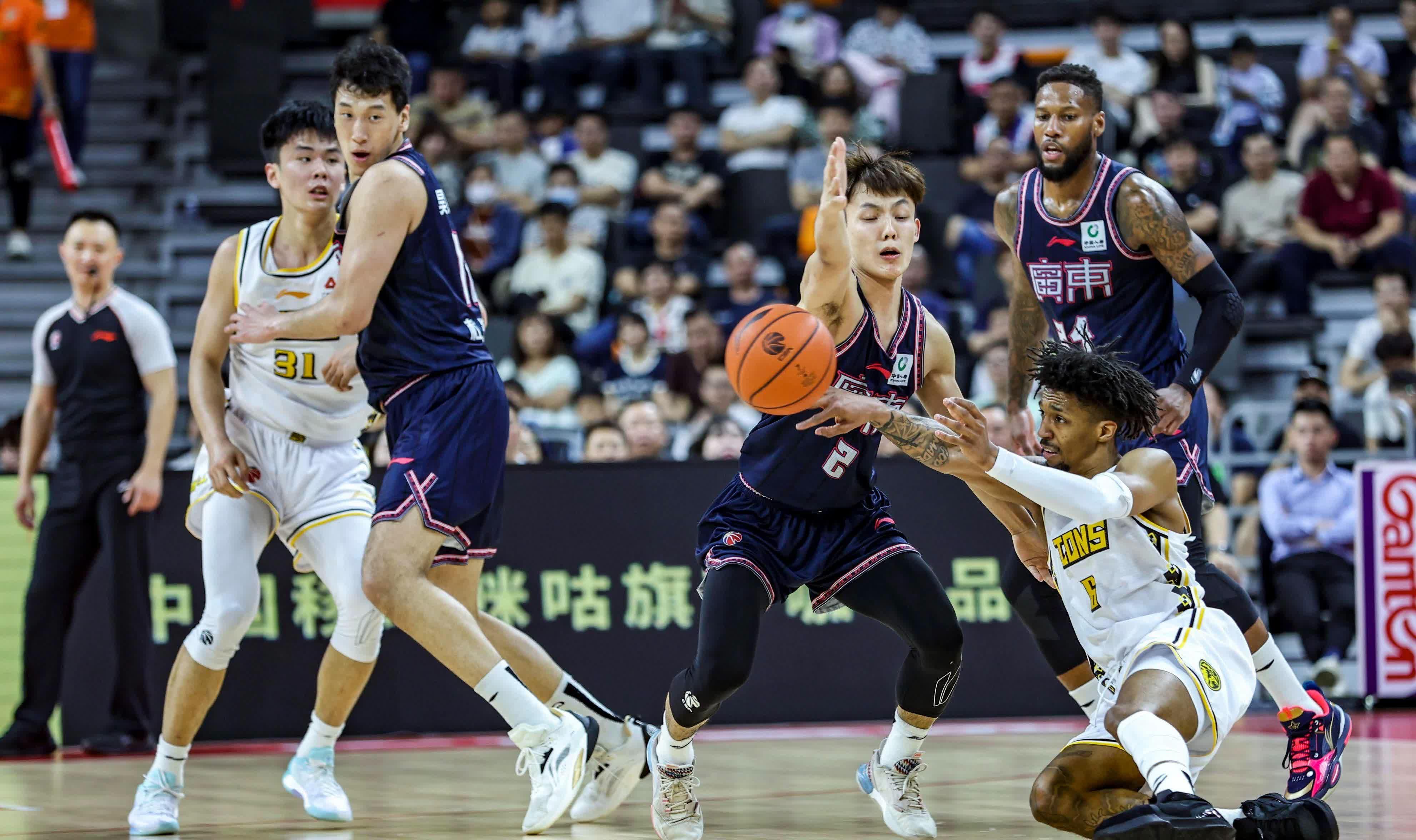 包含受伤球员无法出场，球队实力大打折扣的词条